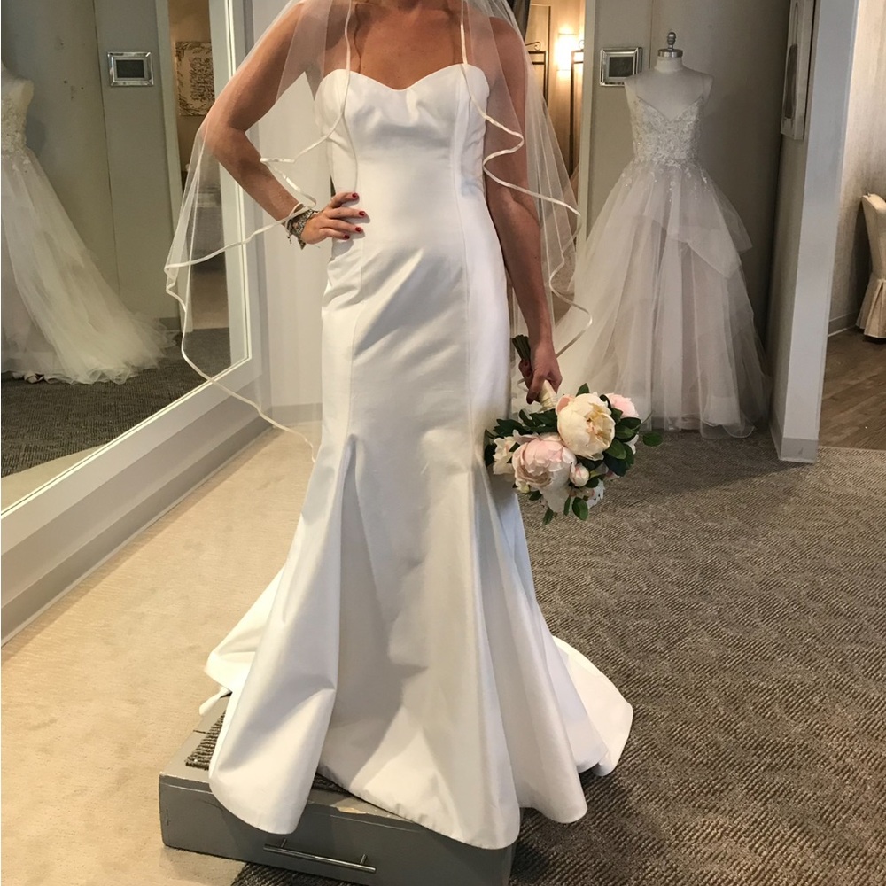 Paloma Blanca wedding gown with Sara Gabrielle Veil